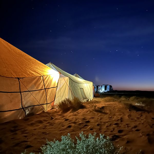 Campement dans le Sahara