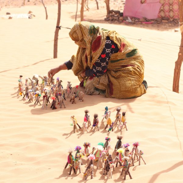 Femme nomade dans le Sahara